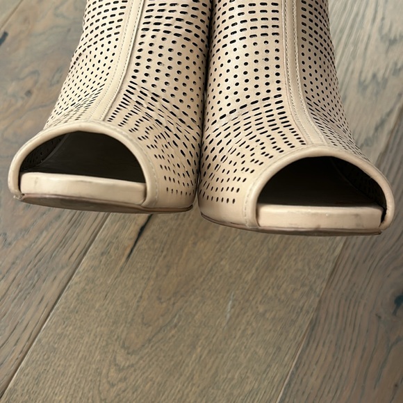 Ann Taylor Marissa Cutout Bootie - Picture 7 of 7